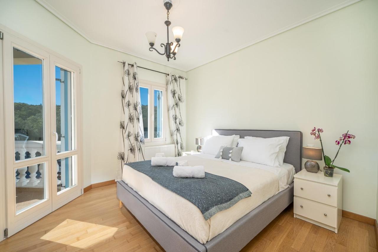 Villa Private Gelia, With Panoramic 180 Degrees Sea View!
